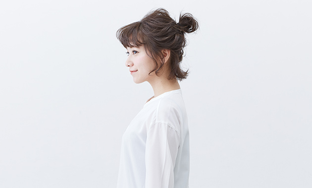ざっくりルーズなお団子スタイルの前