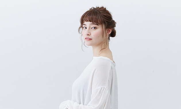 あざとく可愛く。ゆるめのアップスタイル