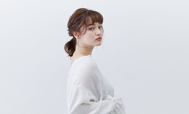 頑張りすぎずにオシャレさん。ローポニーテールスタイル