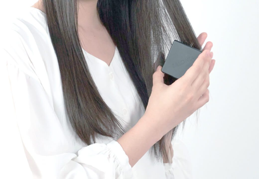マイナスイオンを髪全体に届け指通りのいい髪へ。