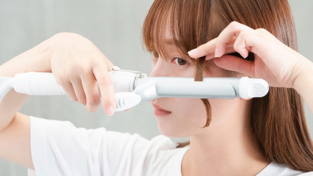 髪をヘアアイロンの熱から守る！オイルの選び方