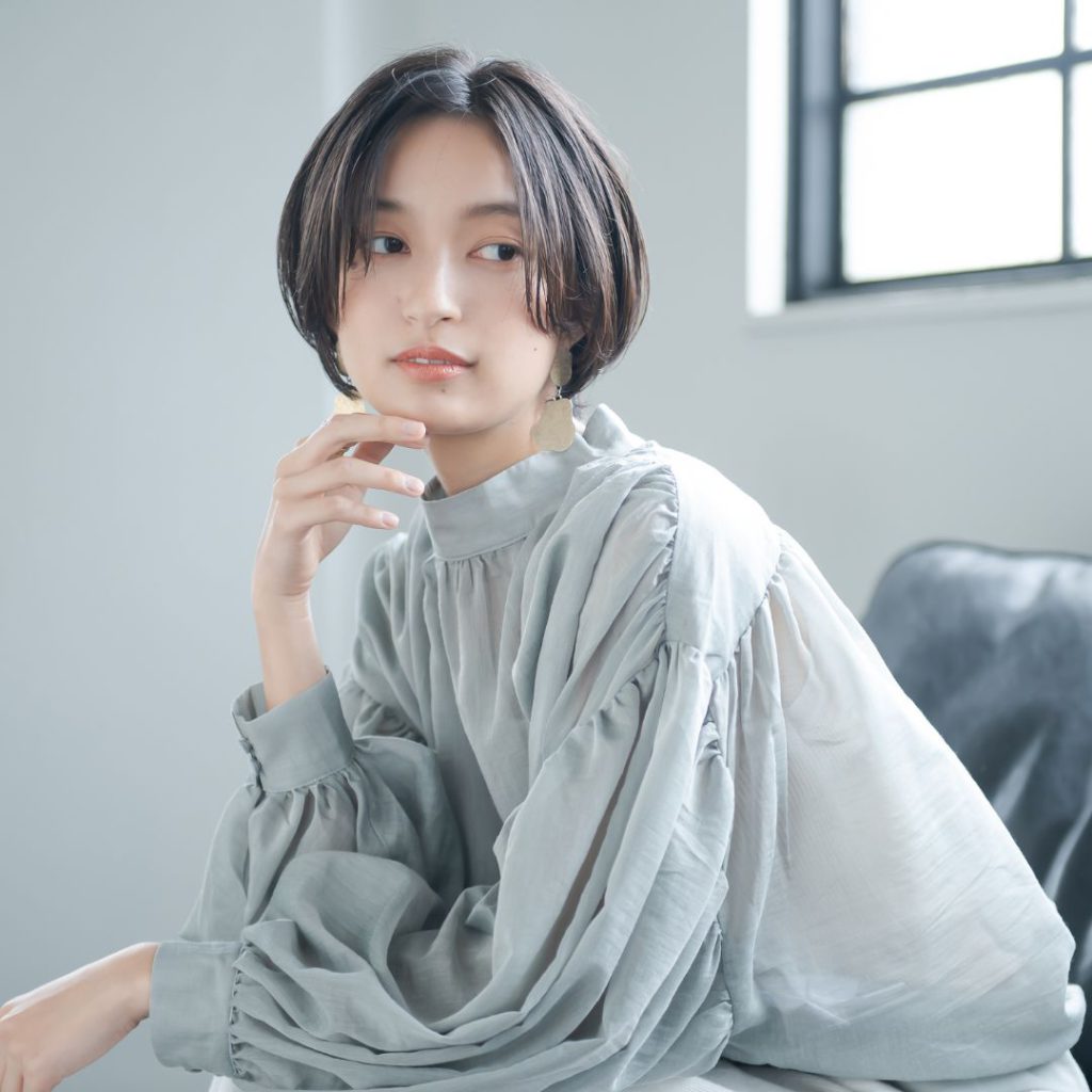 くせ毛におすすめのヘアアイロンの選び方｜スタイリングをキープするやり方は？