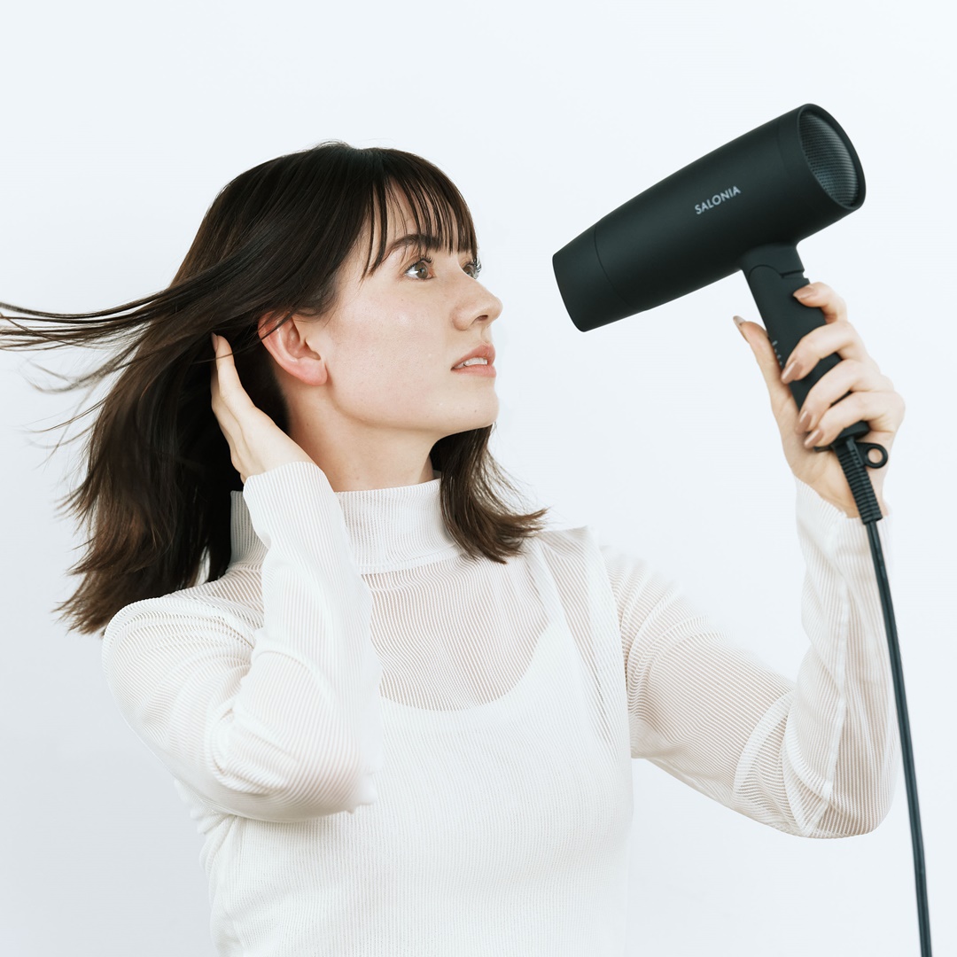 ドライヤーを使った髪の乾かしすぎはNG！髪と頭皮をトラブルから守る乾かし方のコツを紹介