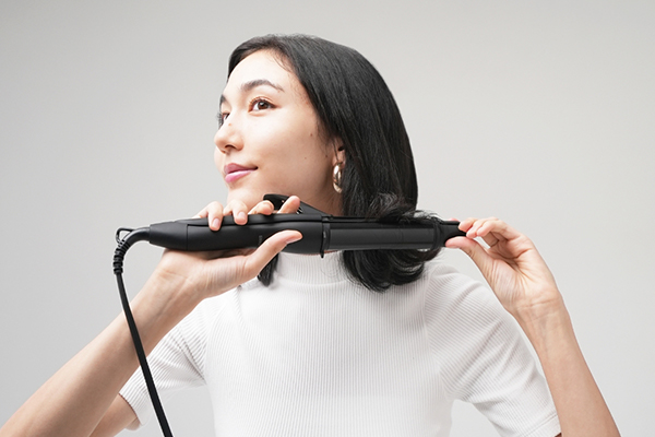 ストレート＆カールヘアアイロンで作る、簡単で華やかな韓国風ミディアムウェーブスタイル