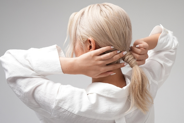 セラミックカールヘアアイロンでおしゃれなおでかけローポニーテール