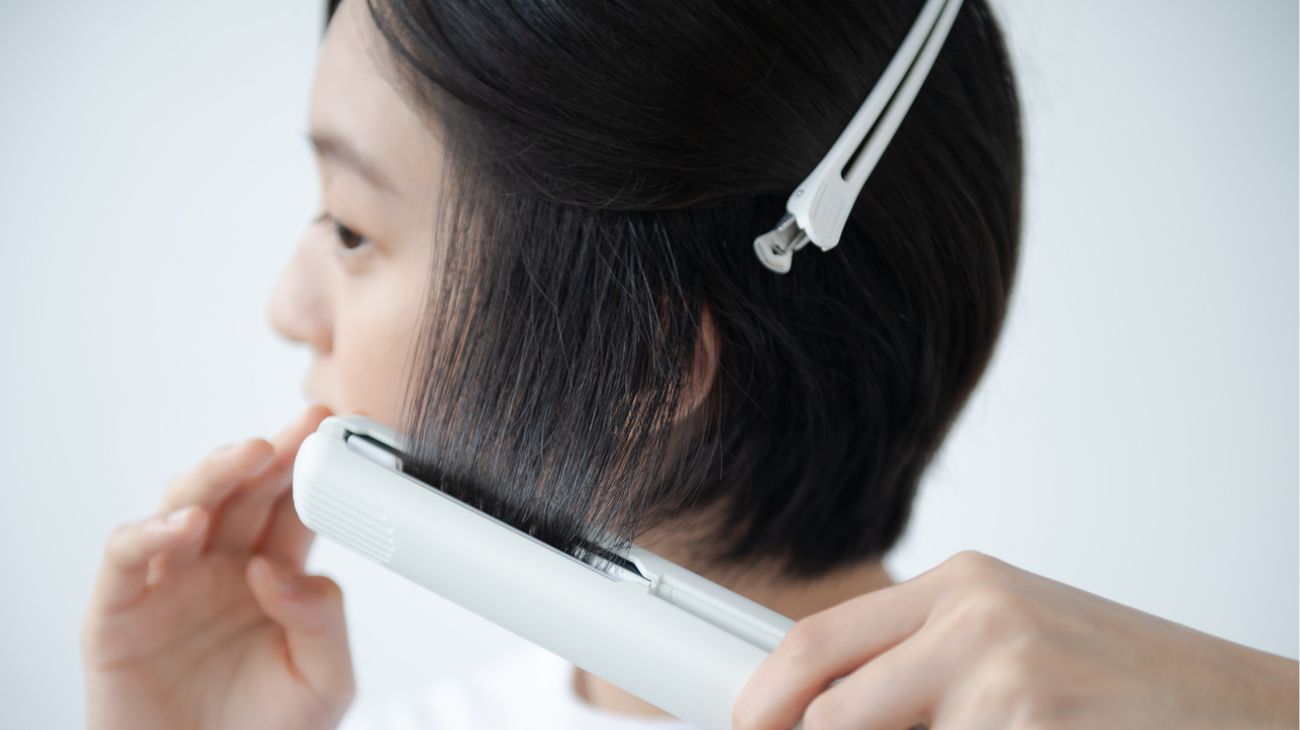 ヘアアイロンを毎日使うと髪はどうなる？傷むかどうかを解説