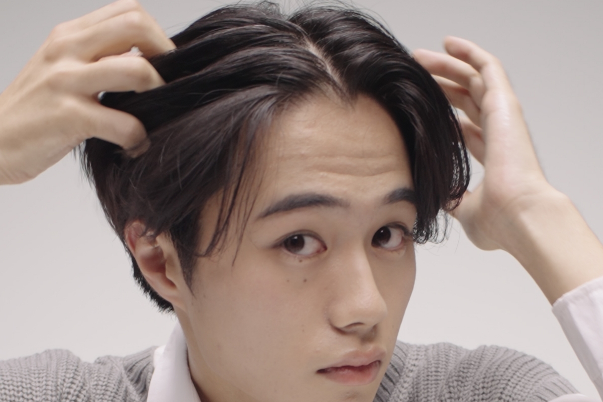 ナチュラルな毛流れ<br>センターパート